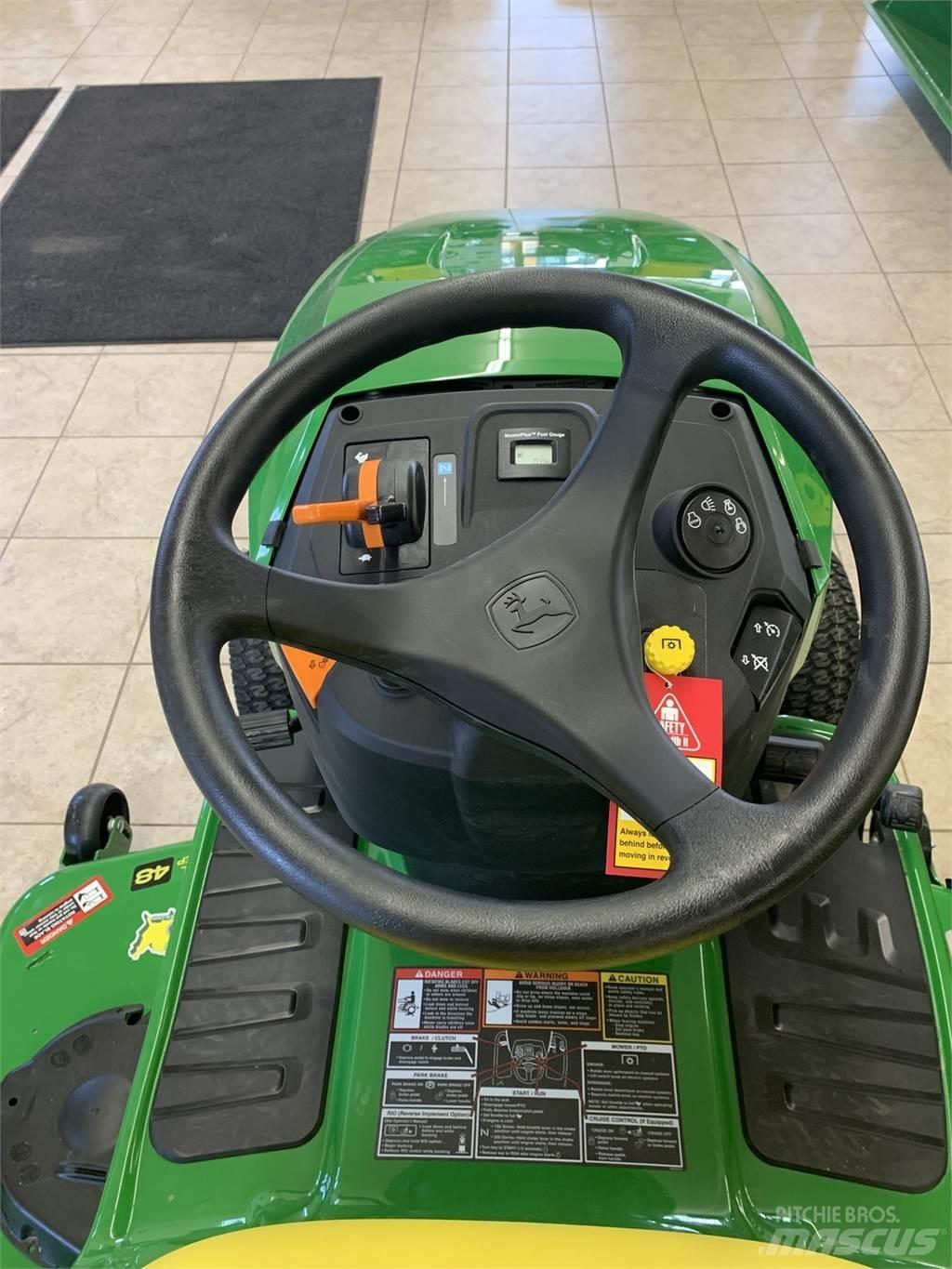 John Deere S240 コンパクトトラクター