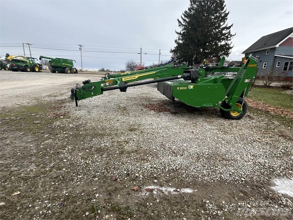 John Deere S300 モアーコンディショナー
