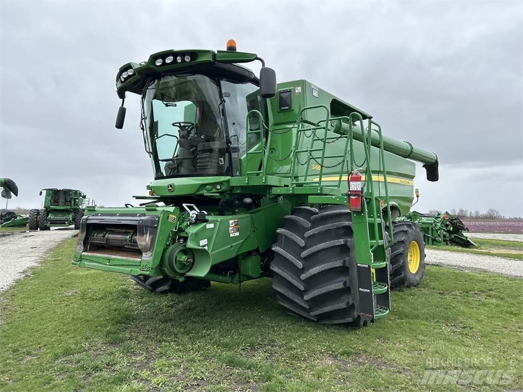 John Deere S680 コンバイン