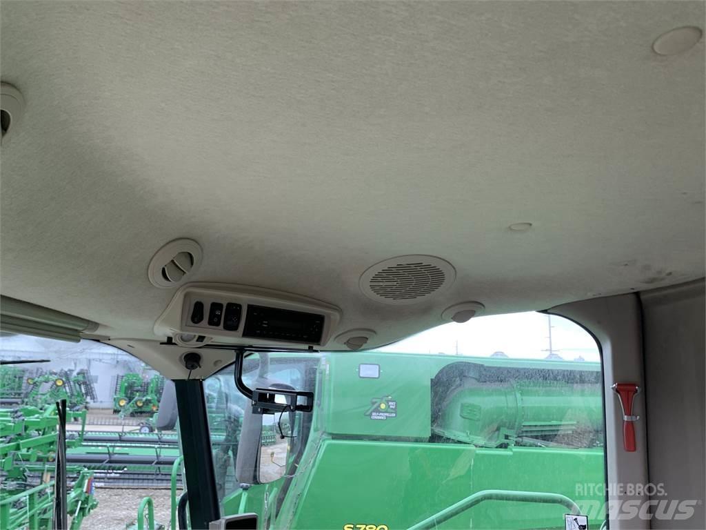 John Deere S680 コンバイン
