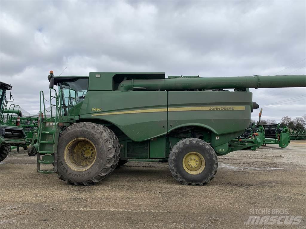 John Deere S680 コンバイン