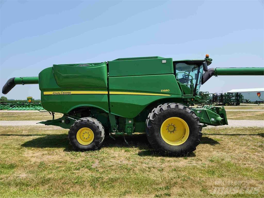 John Deere S680 コンバイン