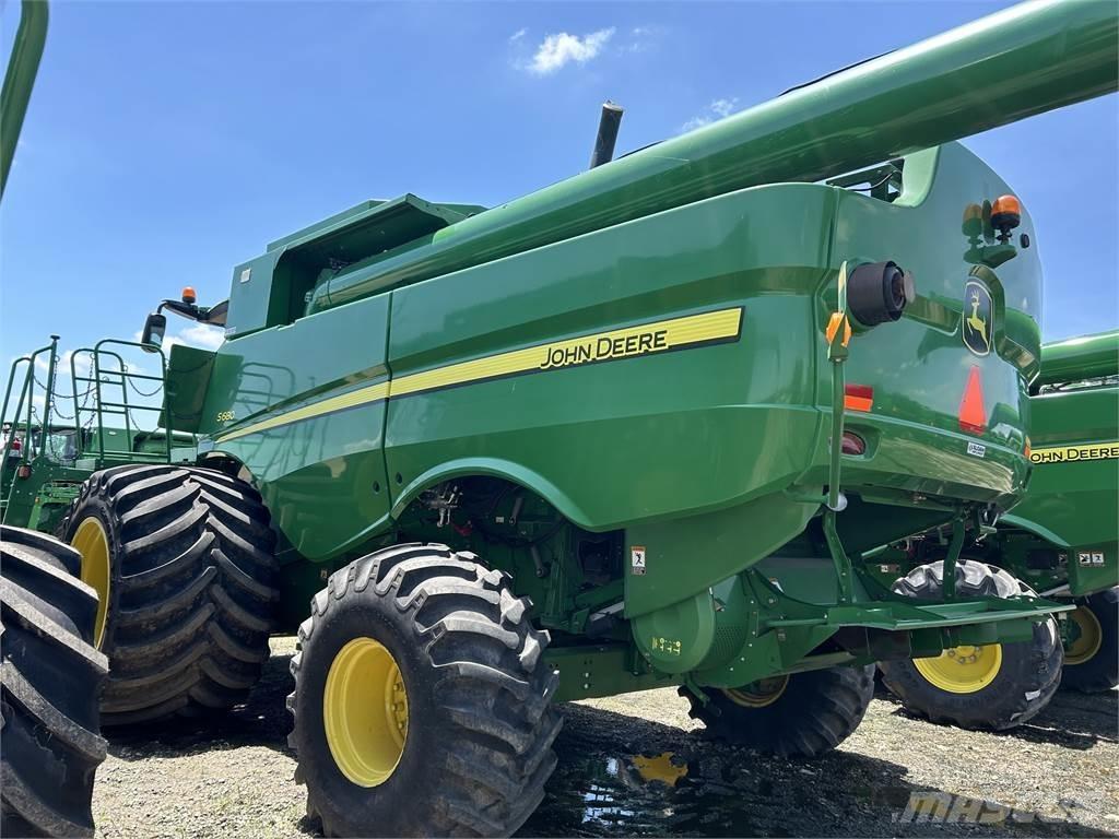 John Deere S680 コンバイン