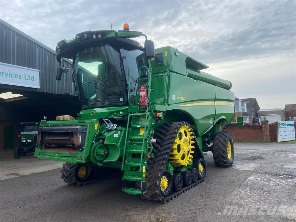 John Deere S790 コンバイン