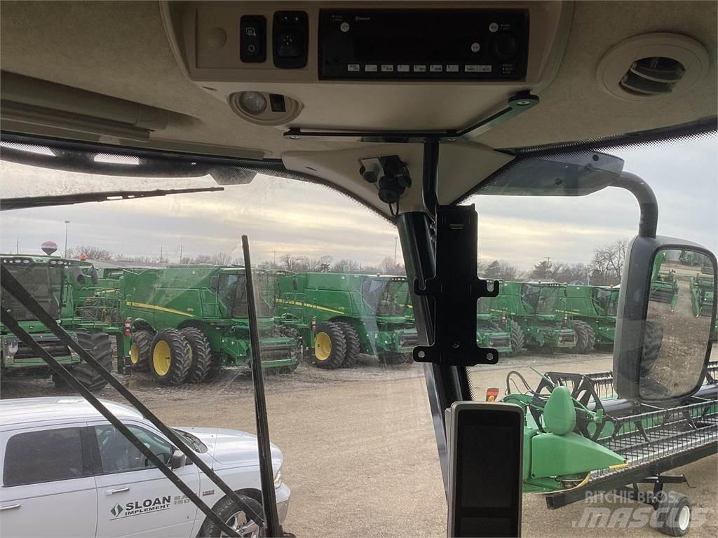 John Deere S790 コンバイン