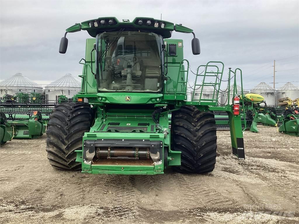 John Deere S790 コンバイン