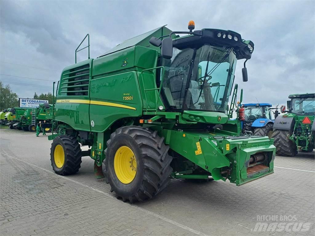John Deere T550 コンバイン