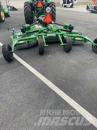 John Deere TS10 ベールシュレッダー、カッター、アンローラー