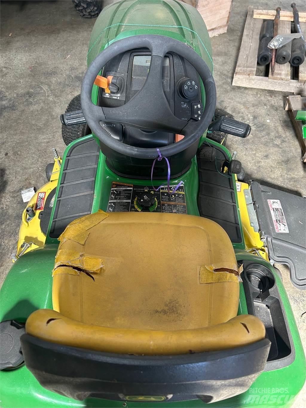 John Deere X300 乗用・自走モア/芝刈り機