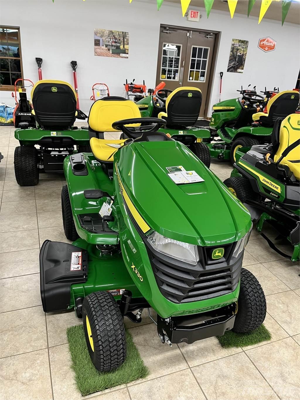 John Deere X330 コンパクトトラクター