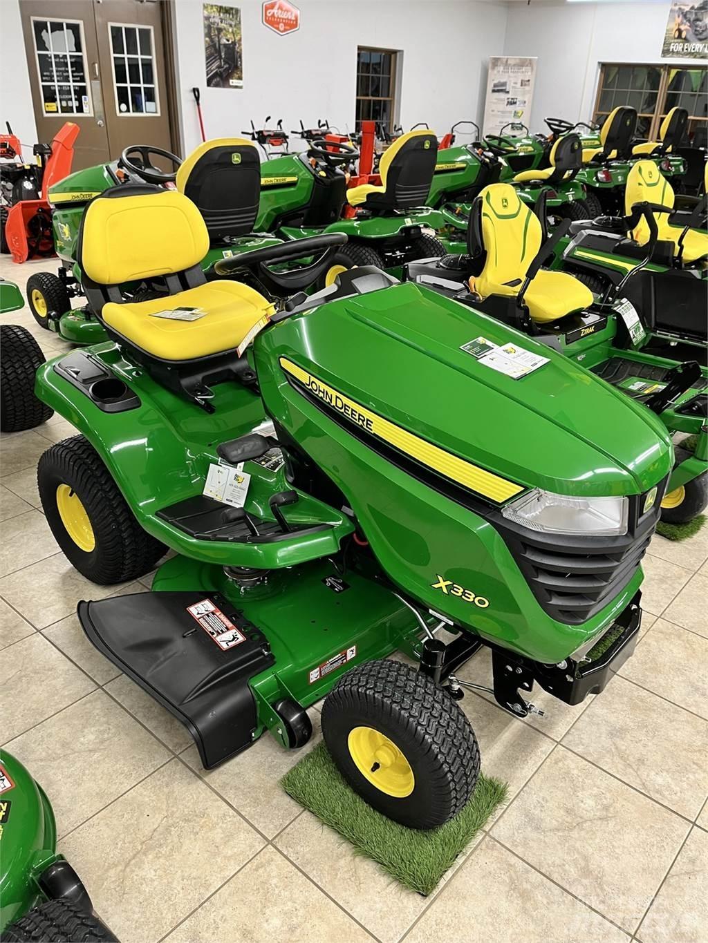 John Deere X330 コンパクトトラクター