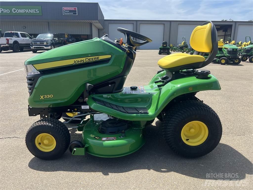 John Deere X330 コンパクトトラクター