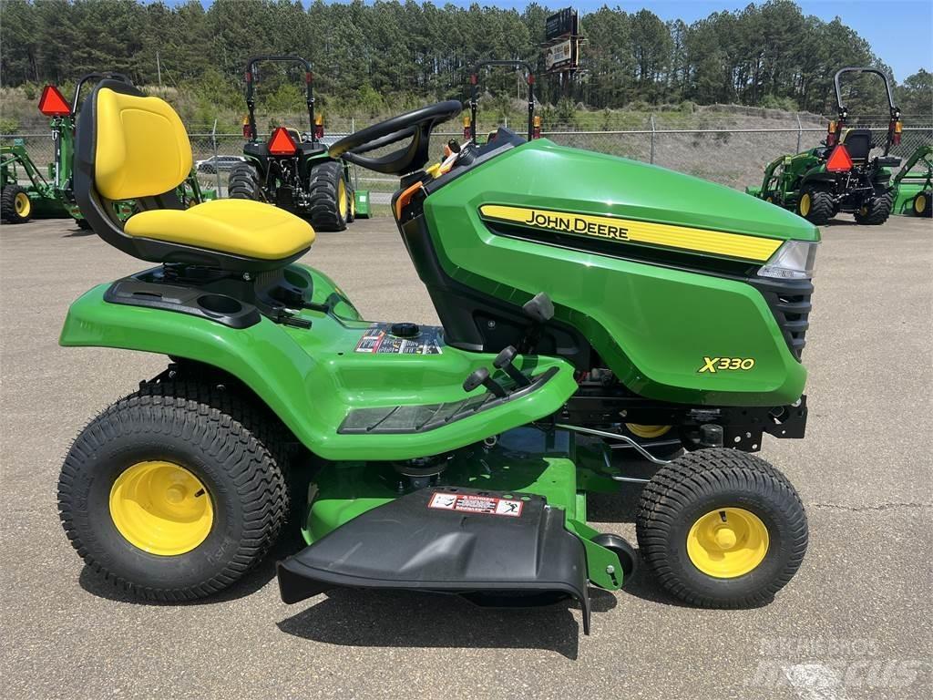John Deere X330 コンパクトトラクター