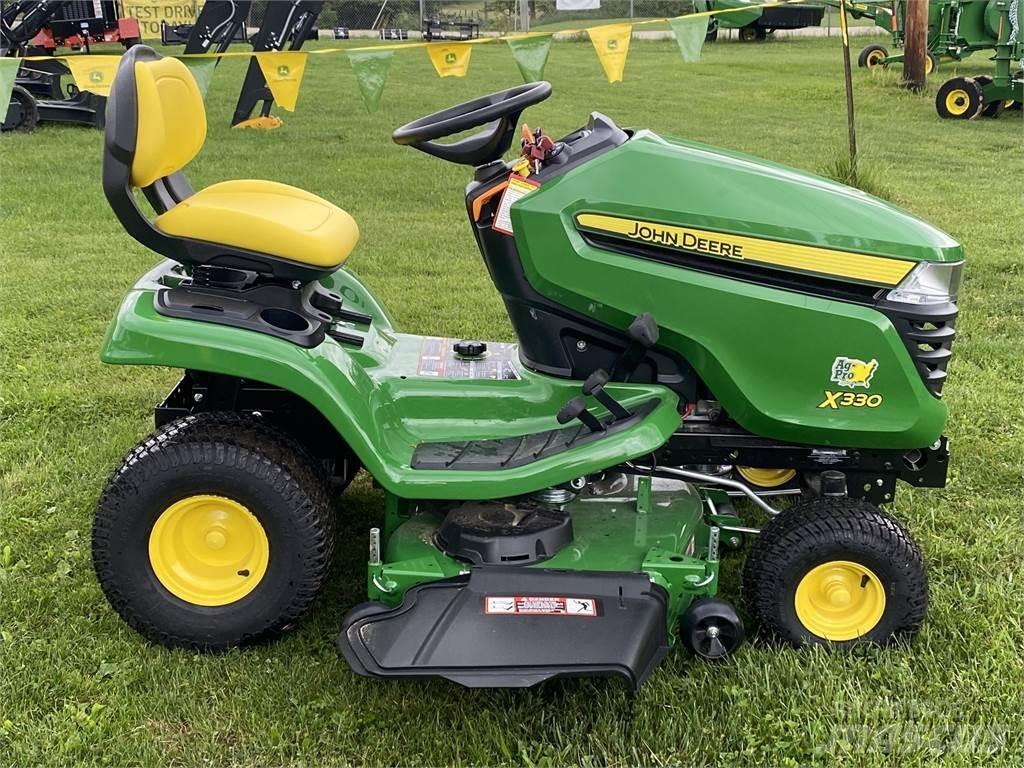 John Deere X330 コンパクトトラクター