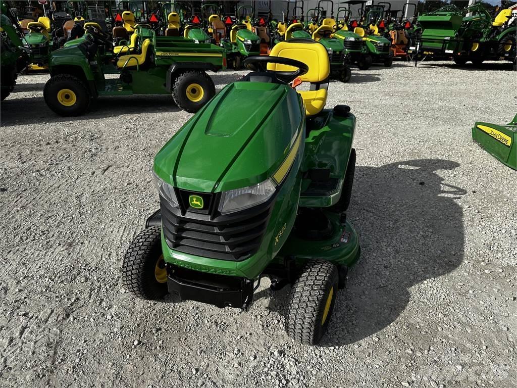 John Deere X330 コンパクトトラクター