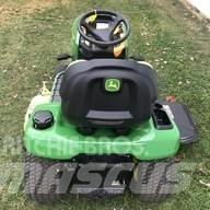John Deere X330 コンパクトトラクター