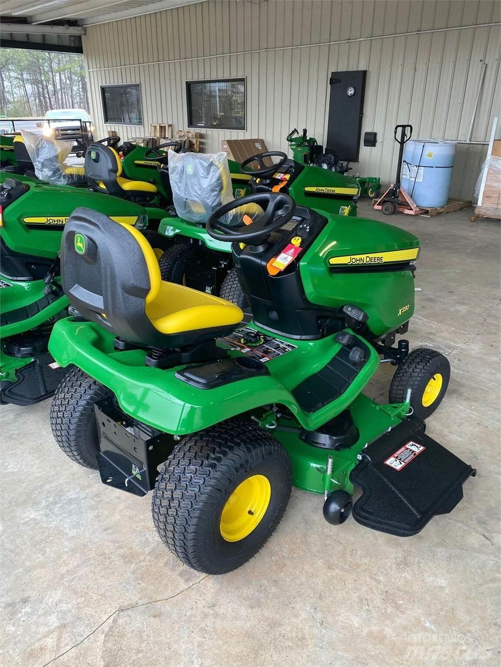 John Deere X330 コンパクトトラクター