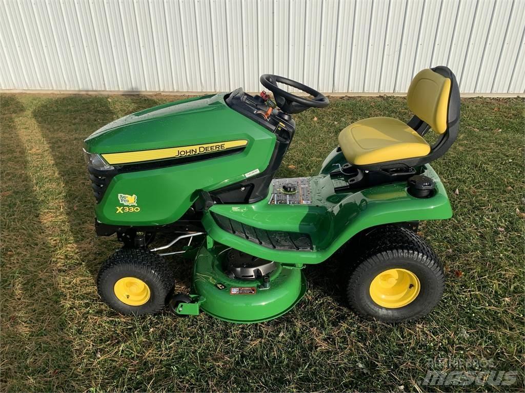 John Deere X330 コンパクトトラクター