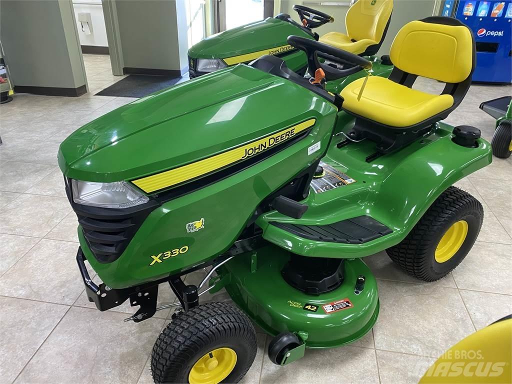 John Deere X330 コンパクトトラクター