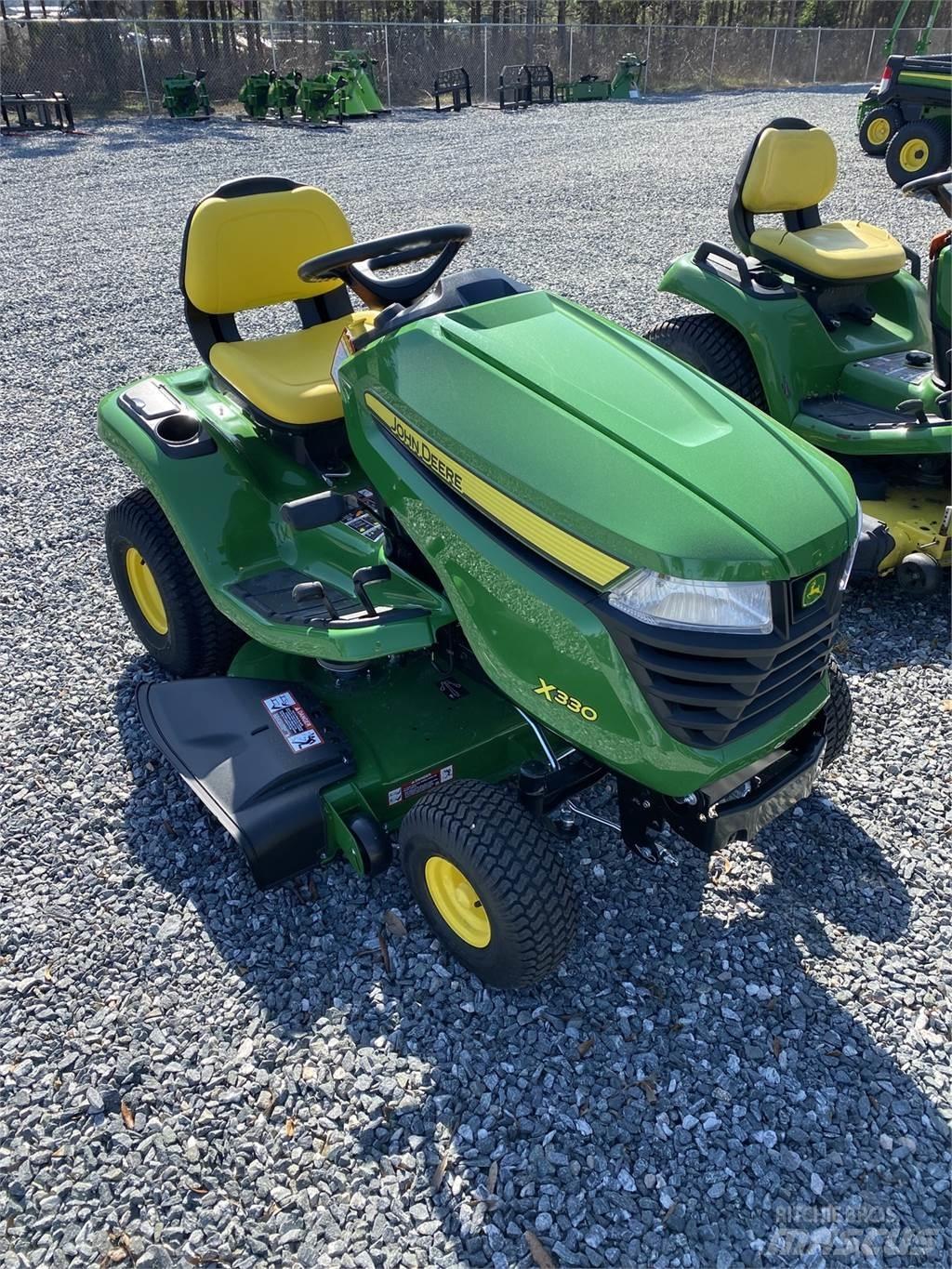 John Deere X330 コンパクトトラクター