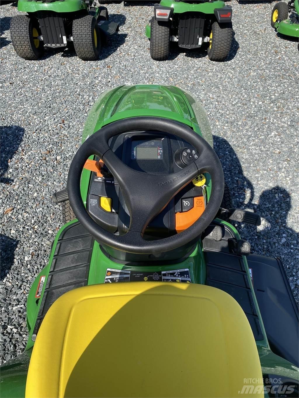 John Deere X330 コンパクトトラクター