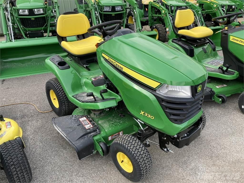 John Deere X330 コンパクトトラクター