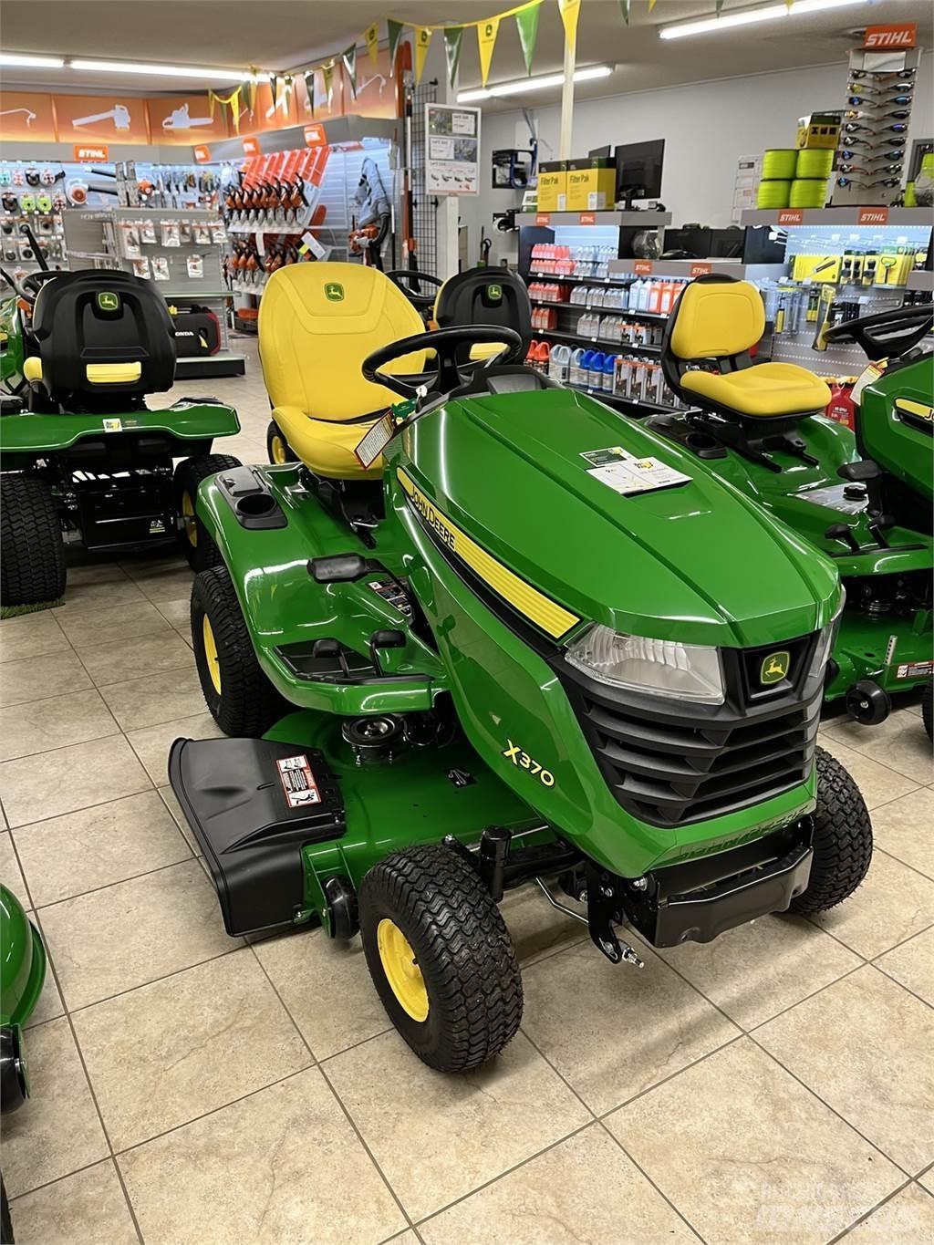John Deere X370 コンパクトトラクター