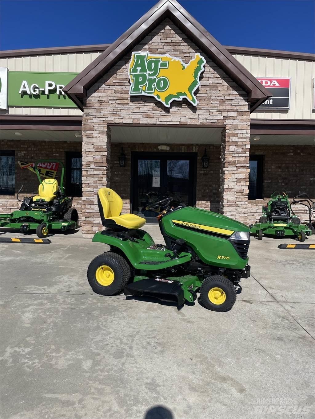 John Deere X370 コンパクトトラクター