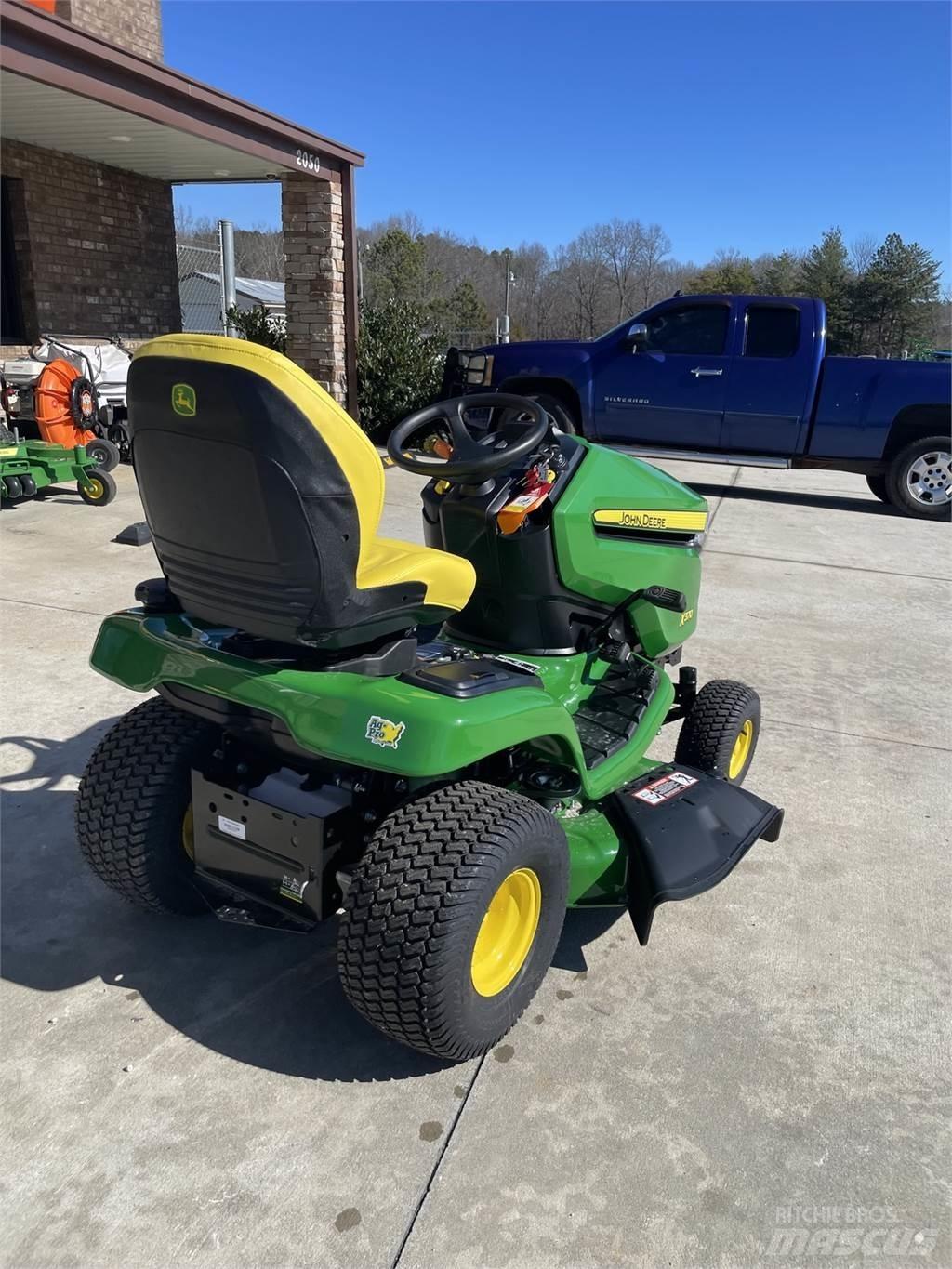 John Deere X370 コンパクトトラクター