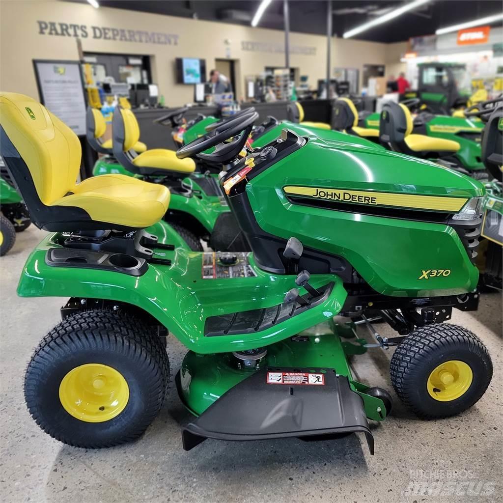 John Deere X370 コンパクトトラクター