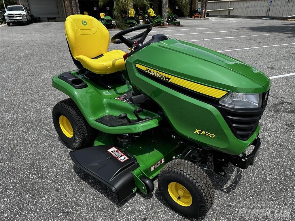 John Deere X370 コンパクトトラクター