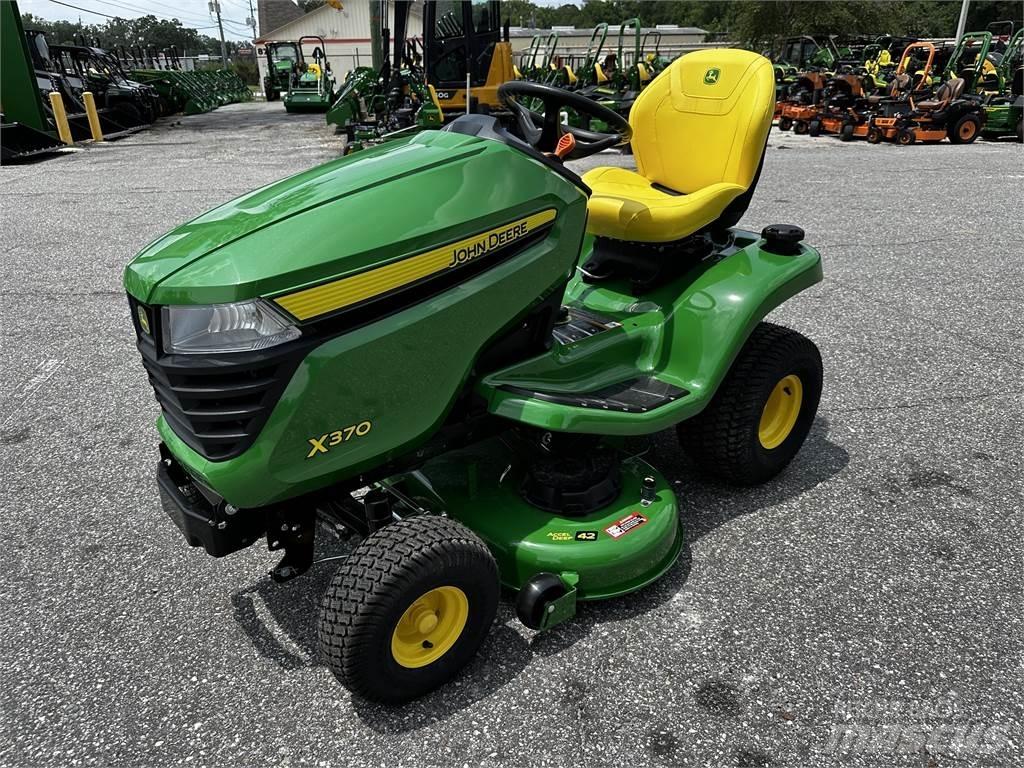 John Deere X370 コンパクトトラクター
