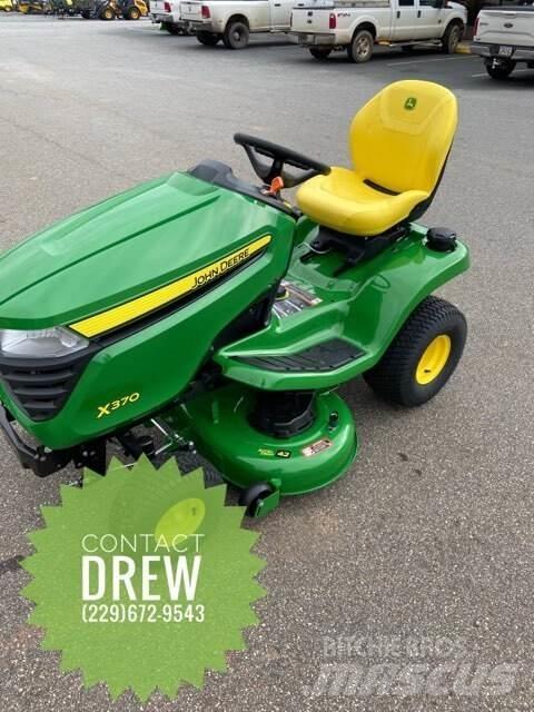 John Deere X370 コンパクトトラクター