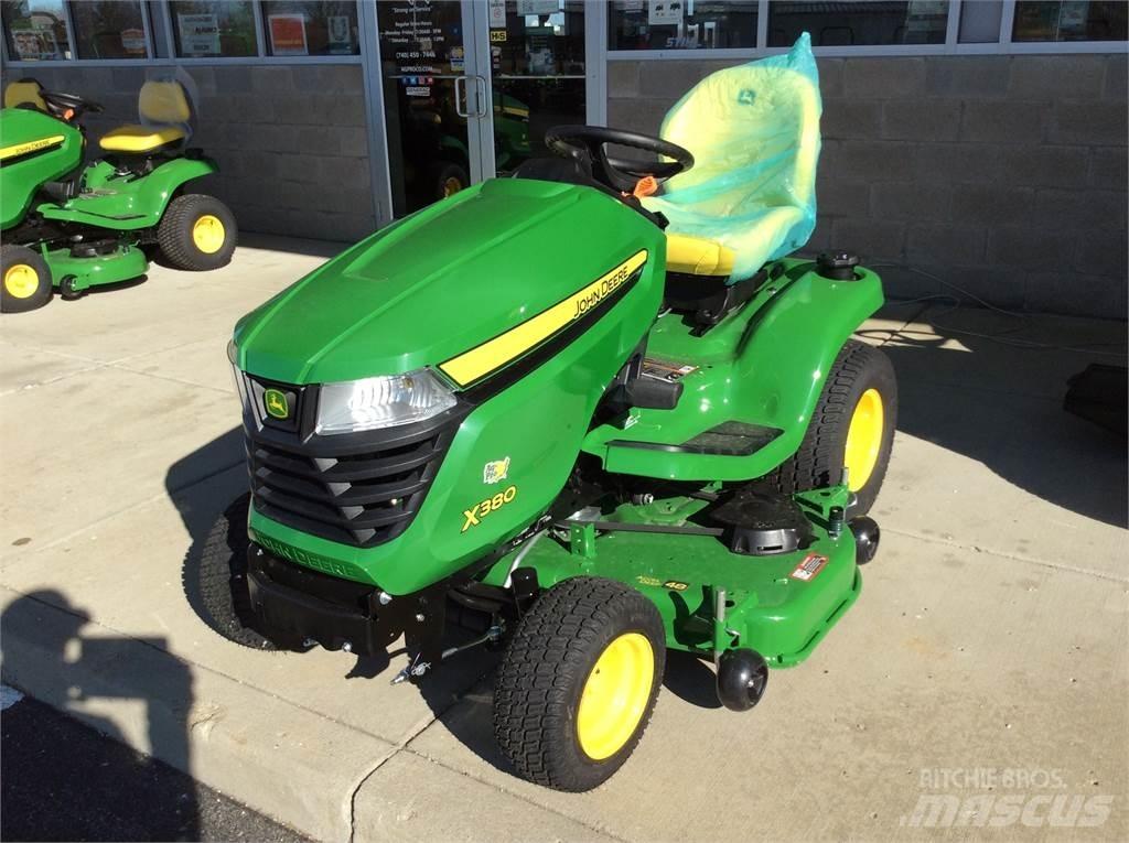 John Deere X380 コンパクトトラクター