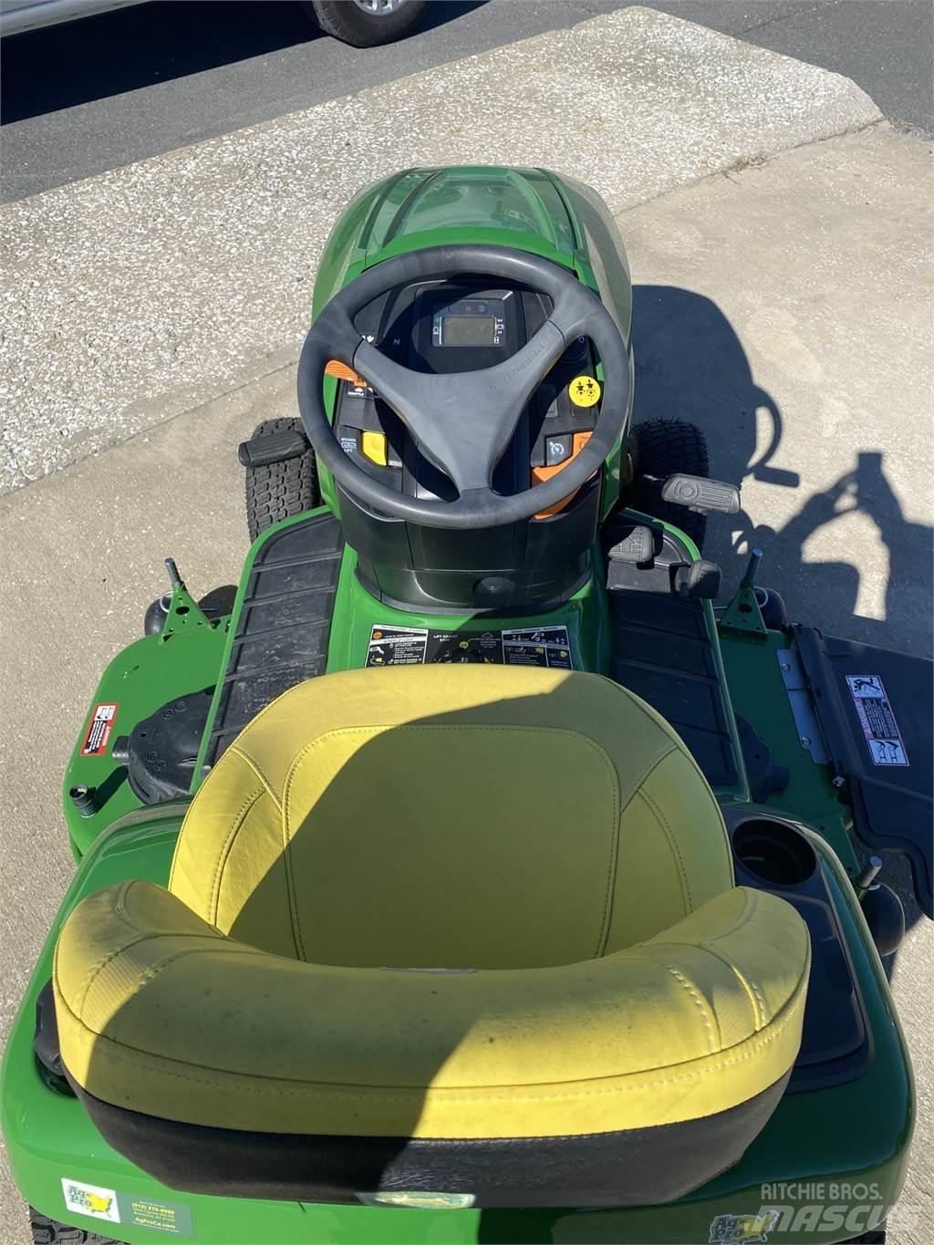 John Deere X380 コンパクトトラクター