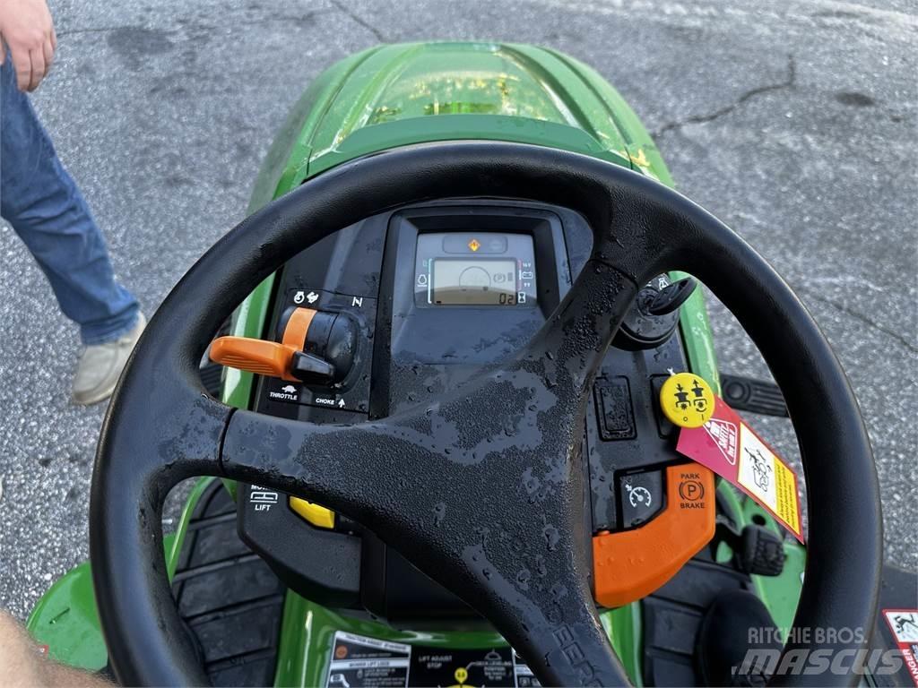 John Deere X380 コンパクトトラクター