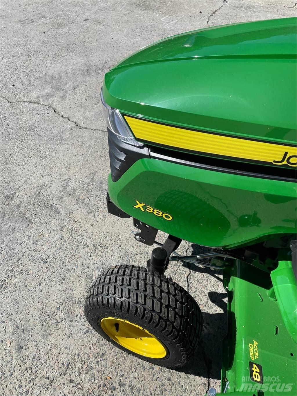 John Deere X380 コンパクトトラクター
