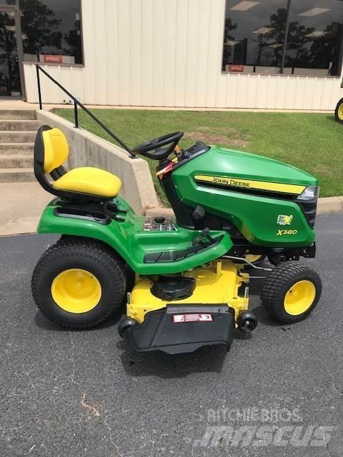 John Deere X380 コンパクトトラクター