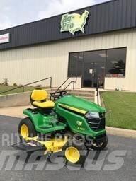 John Deere X380 コンパクトトラクター