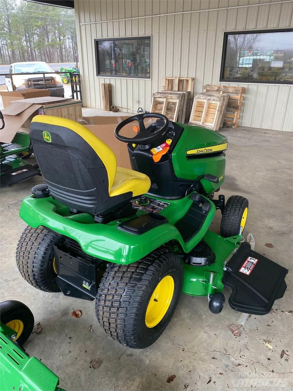 John Deere X380 コンパクトトラクター