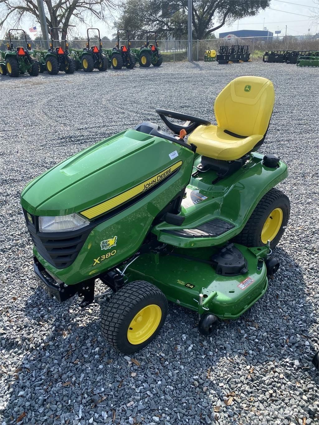 John Deere X380 コンパクトトラクター