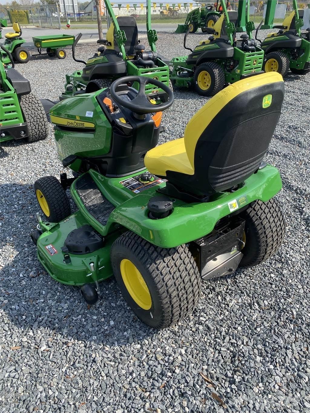John Deere X380 コンパクトトラクター