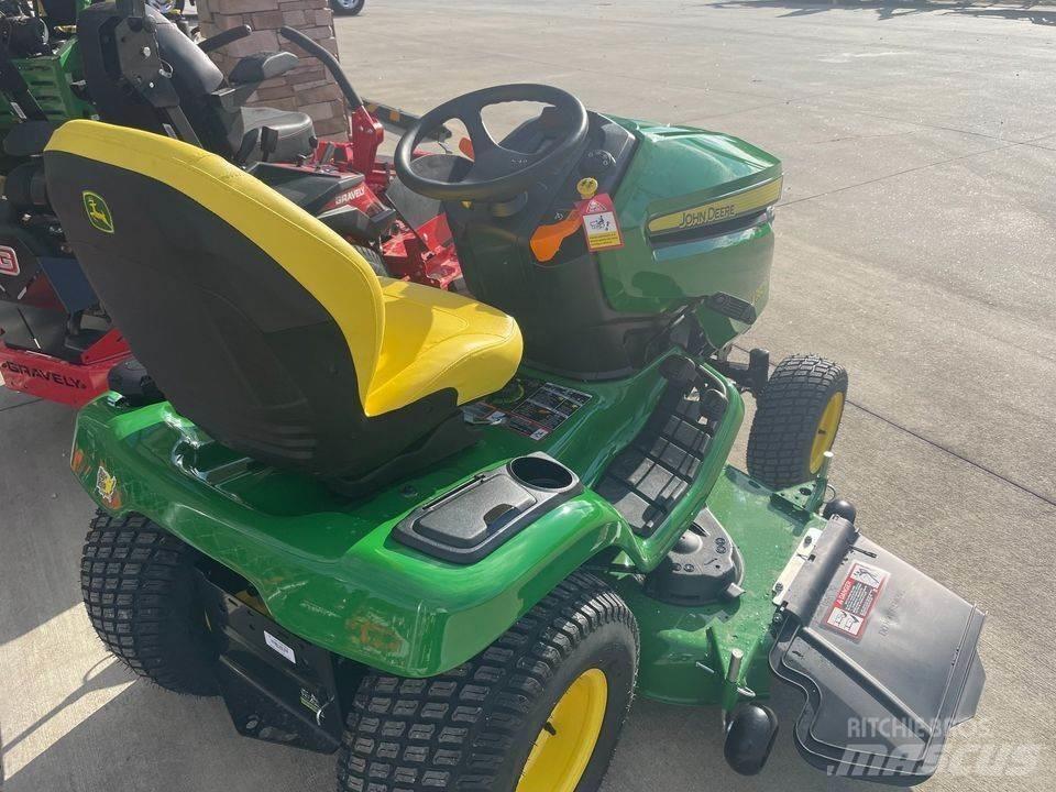 John Deere X380 コンパクトトラクター