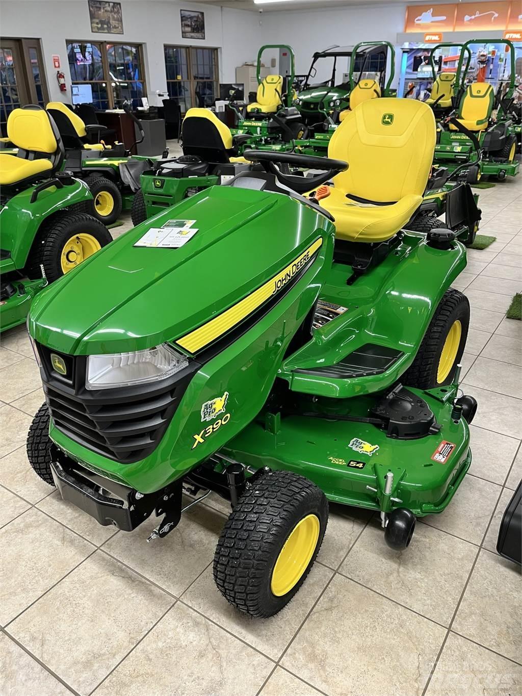John Deere X390 コンパクトトラクター