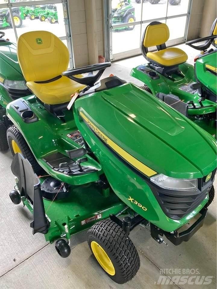 John Deere X390 コンパクトトラクター