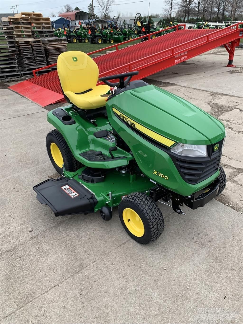 John Deere X390 コンパクトトラクター