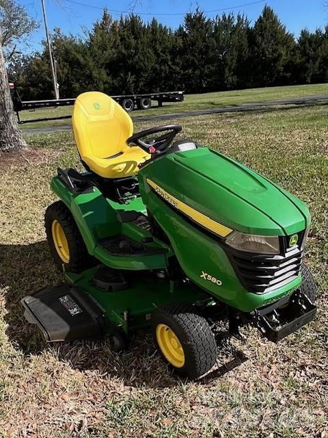 John Deere X580 コンパクトトラクター