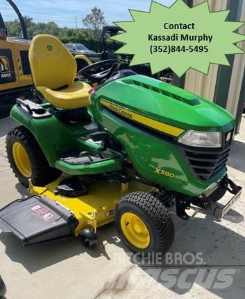John Deere X580 コンパクトトラクター