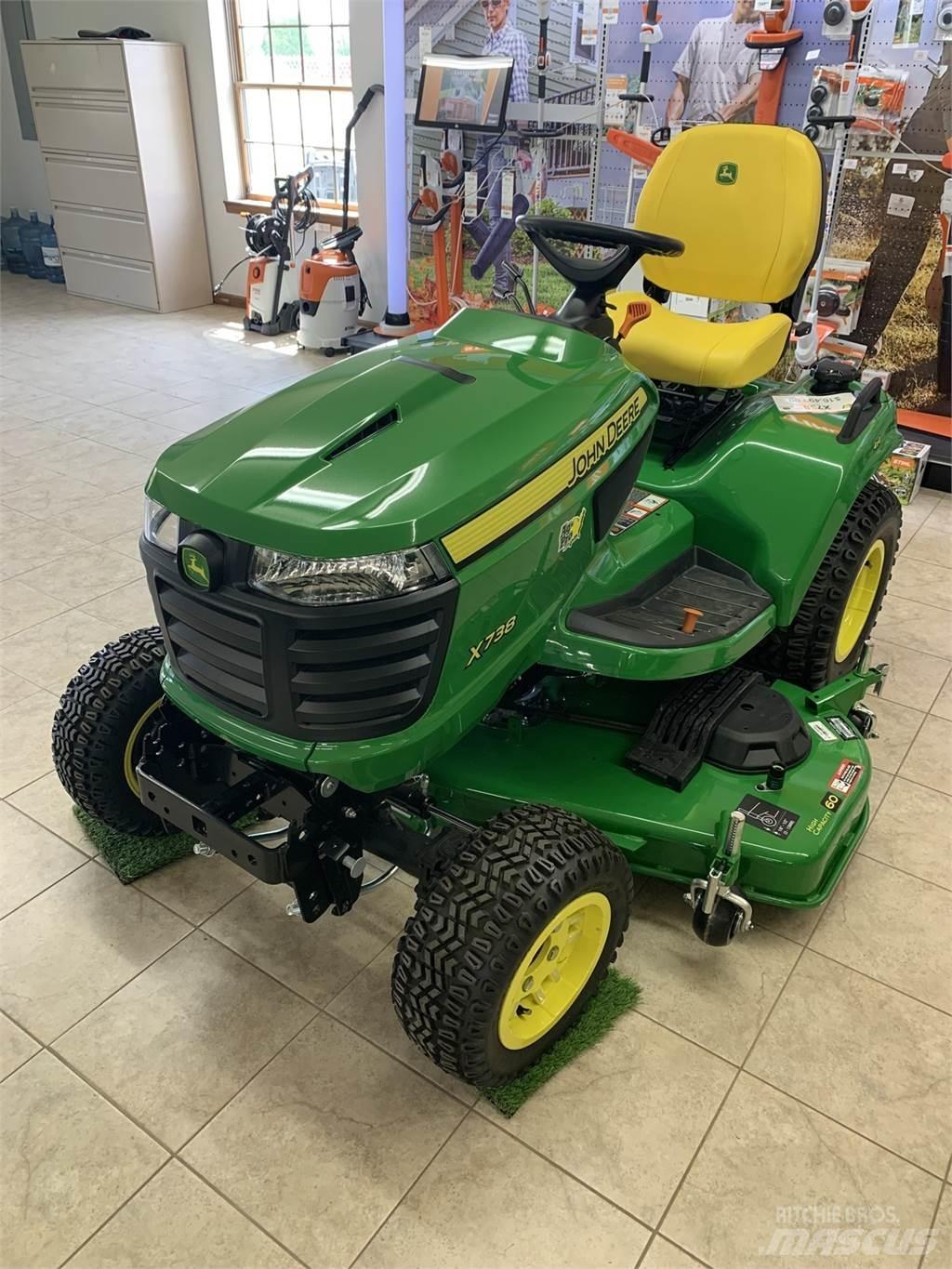 John Deere X738 コンパクトトラクター
