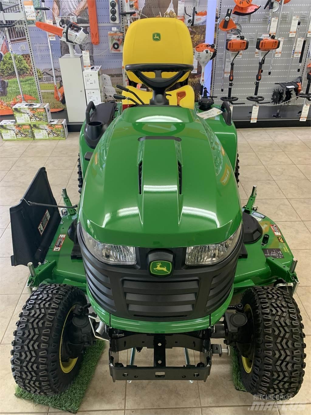 John Deere X738 コンパクトトラクター